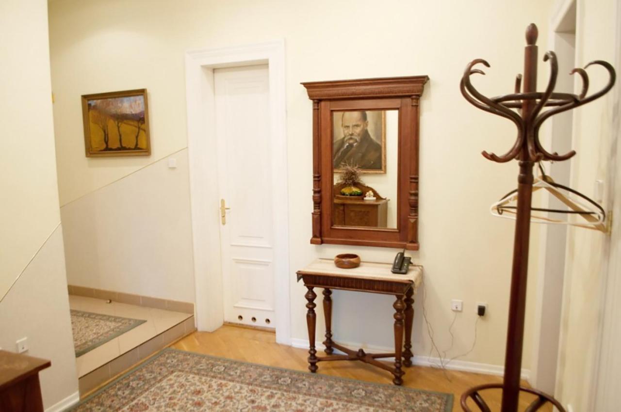 Two Bedroom Luxury Apartment Lviv Exterior photo